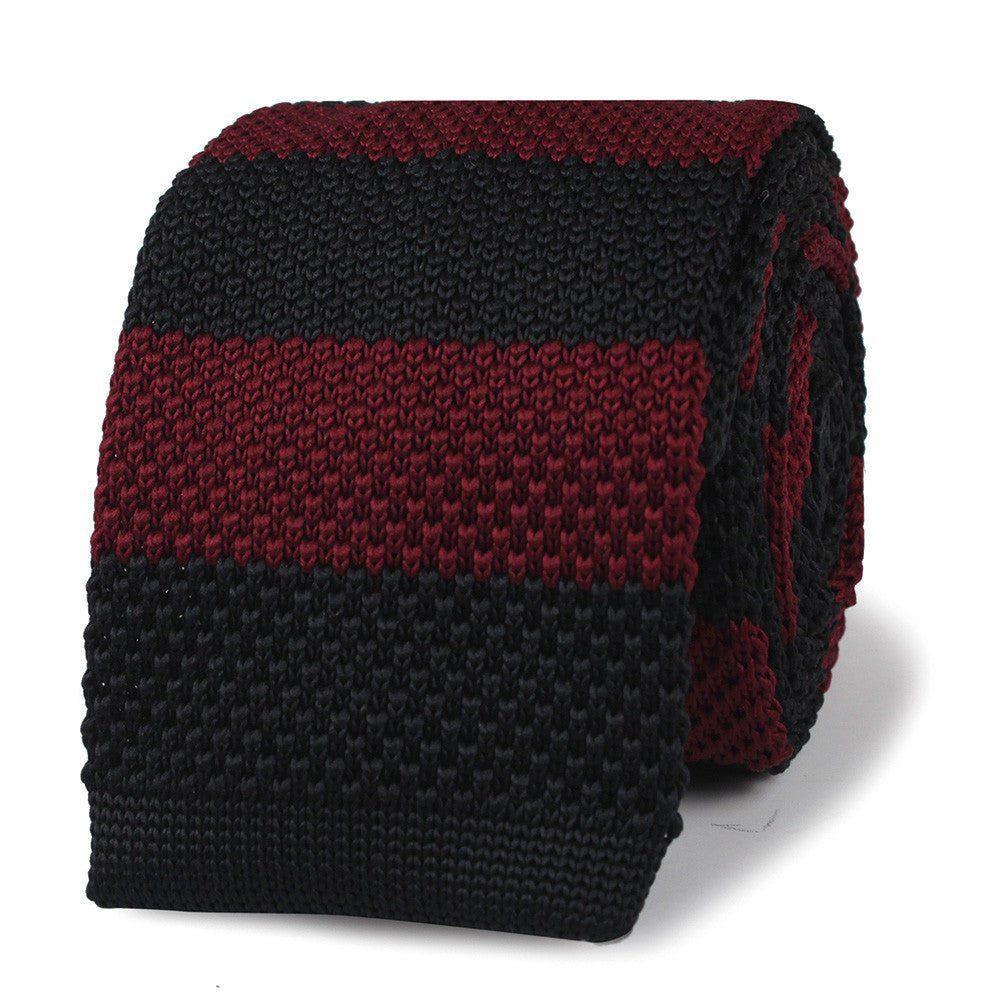 74._Benicio_Del_Toro_Black_Burgundy_Striped_Knitted_Tie-370135